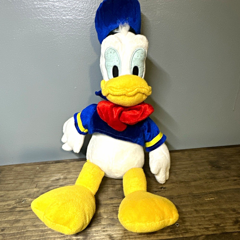 Disney Store Donald Duck Plush Stuffed Animal Toy CH29007 Disney Franchise